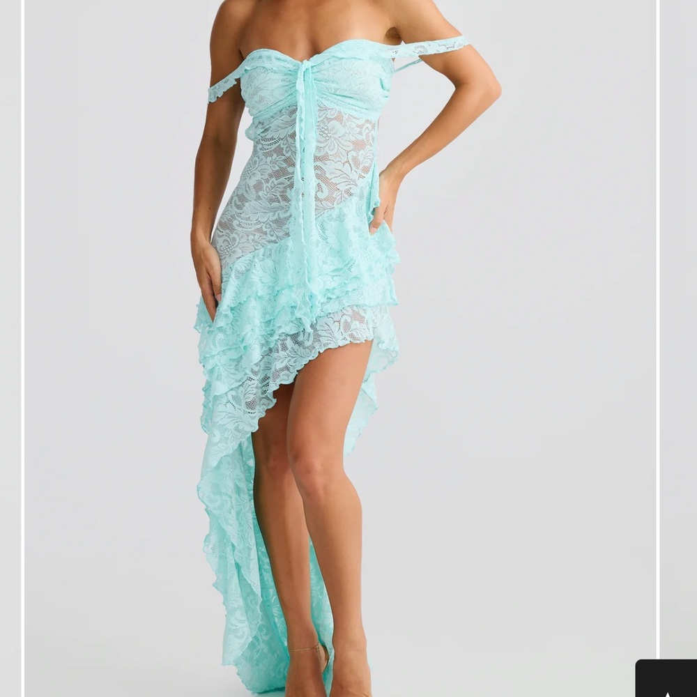 Off-Shoulder Lace Asymmetrical Dress in Mint